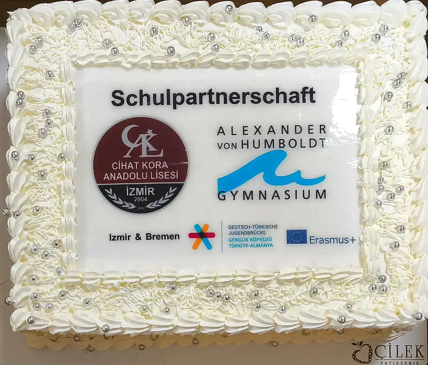 Die Logos der beiden Partnerschulen