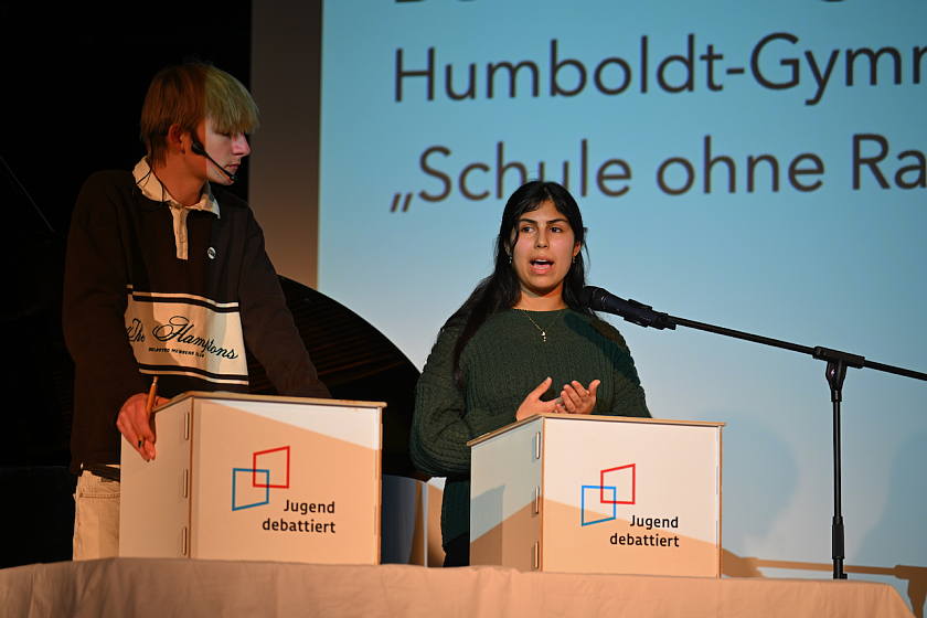 Die Debatte zur Aufnahme in das Netzwerk